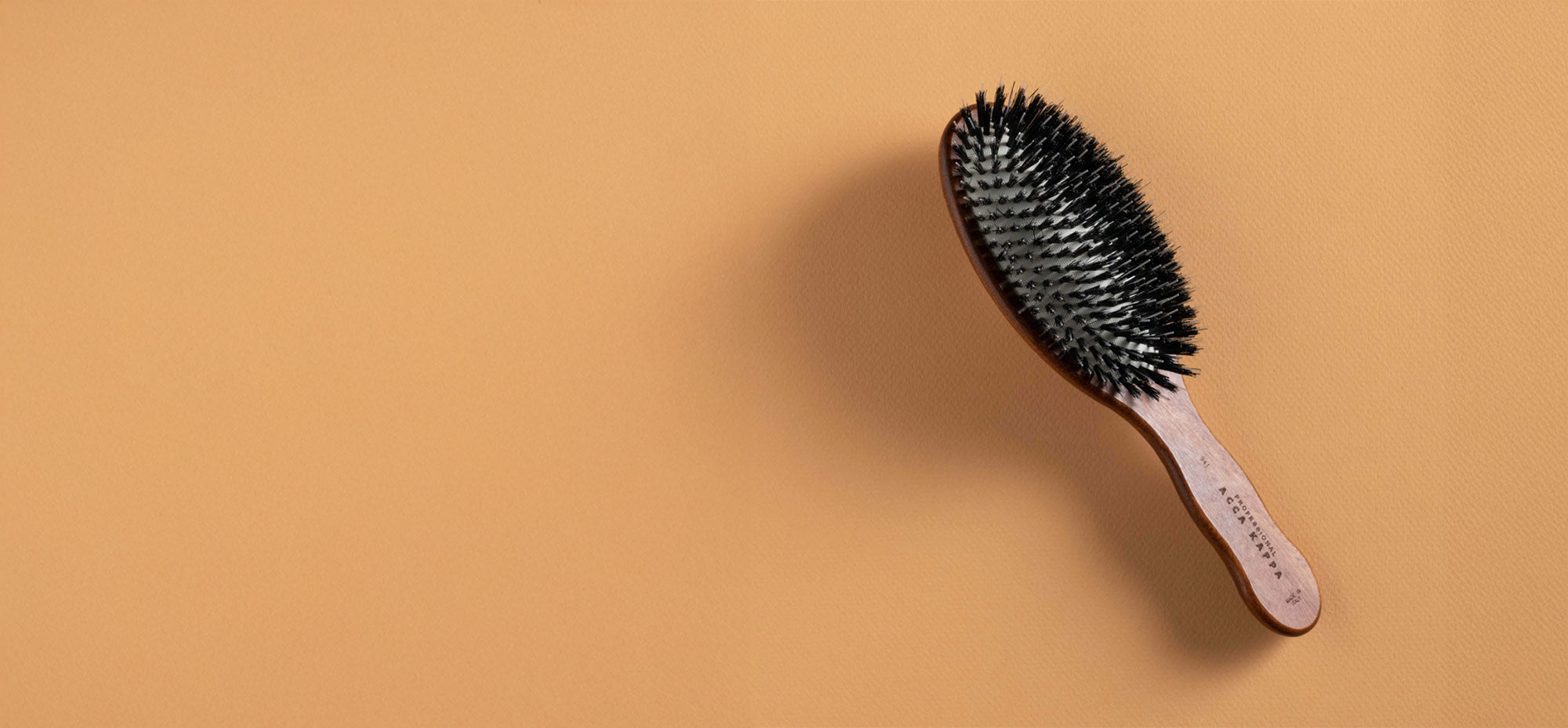 Classic Oval Brush - Mixed Bristles – Acca Kappa UK